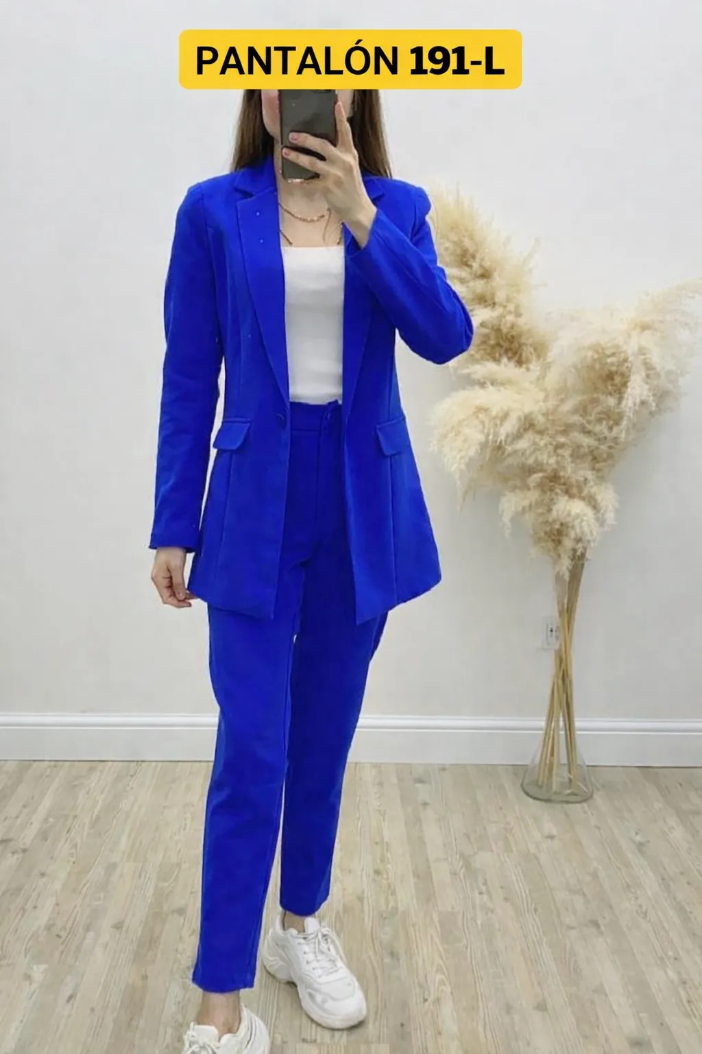 Pants 191-L: digital sewing pattern for women — tailored high-rise straight-leg pants — Moldey