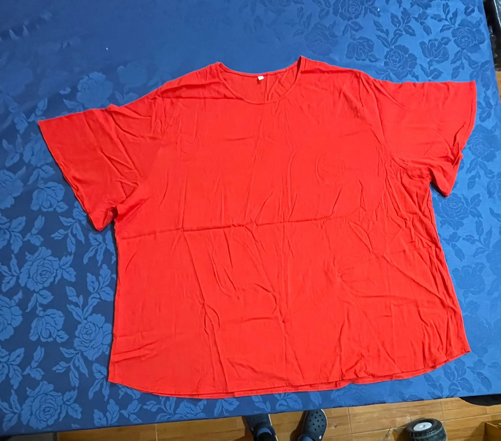 T-Shirt 21: digital sewing pattern for women — oversized t-shirt with short sleeves — Moldey