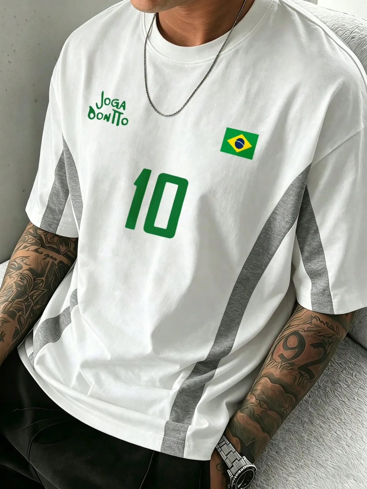 T-Shirt 143-M: digital sewing pattern for men — athletic t-shirt with side panels and number — Moldey