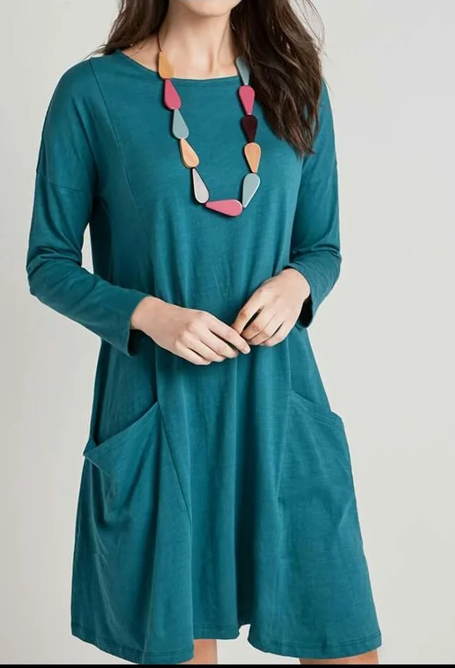 Dress 09: digital sewing pattern for women — loose long-sleeve dress with pockets — Moldey