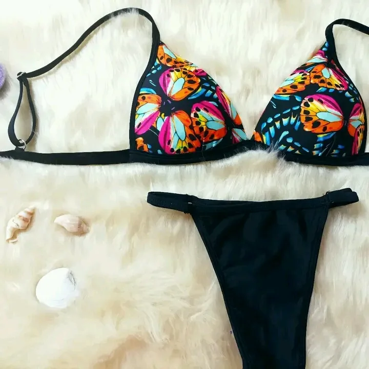 Bikini 01 Cup: digital sewing pattern for women — triangle bikini with adjustable straps — Moldey