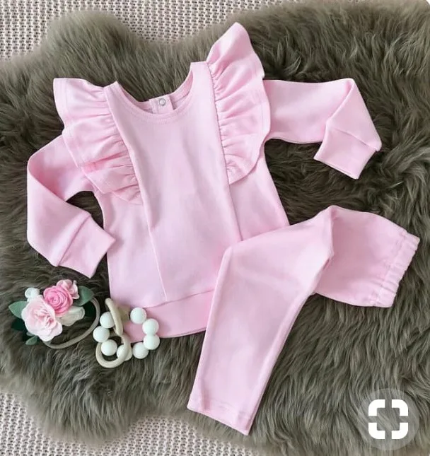 Sweatshirt 001: digital sewing pattern unisex for kids — matching set with ruffled top and pants — Moldey