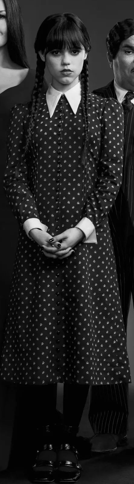 فستان 348 MERLINA: باترون خياطة رقمي للنساء — فستان ميدي منقط بياقة بيضاء — Moldey